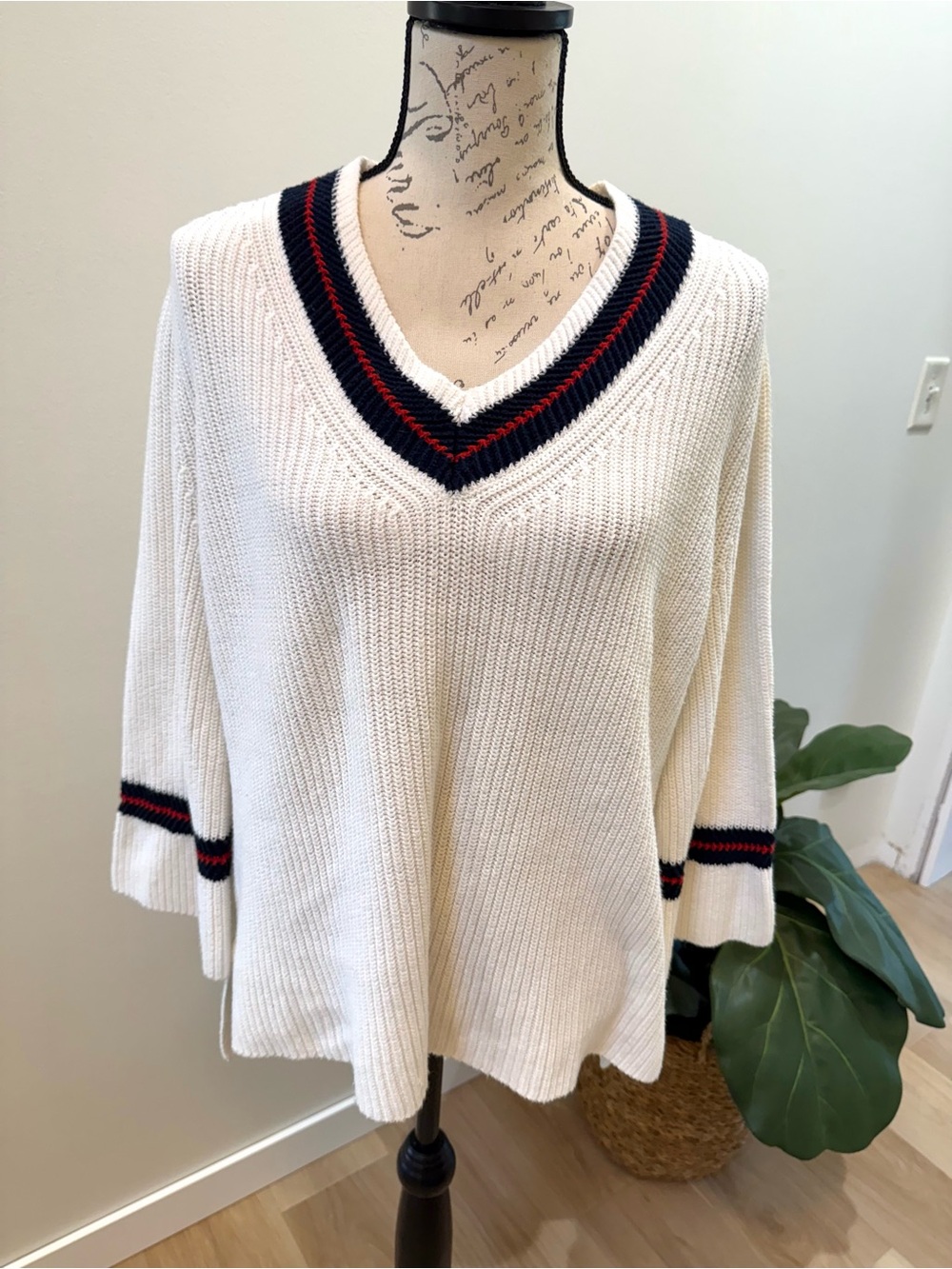 Cabi Varsity V Neck Cotton Knit Sweater Ivory Navy Red Stripe Size Large